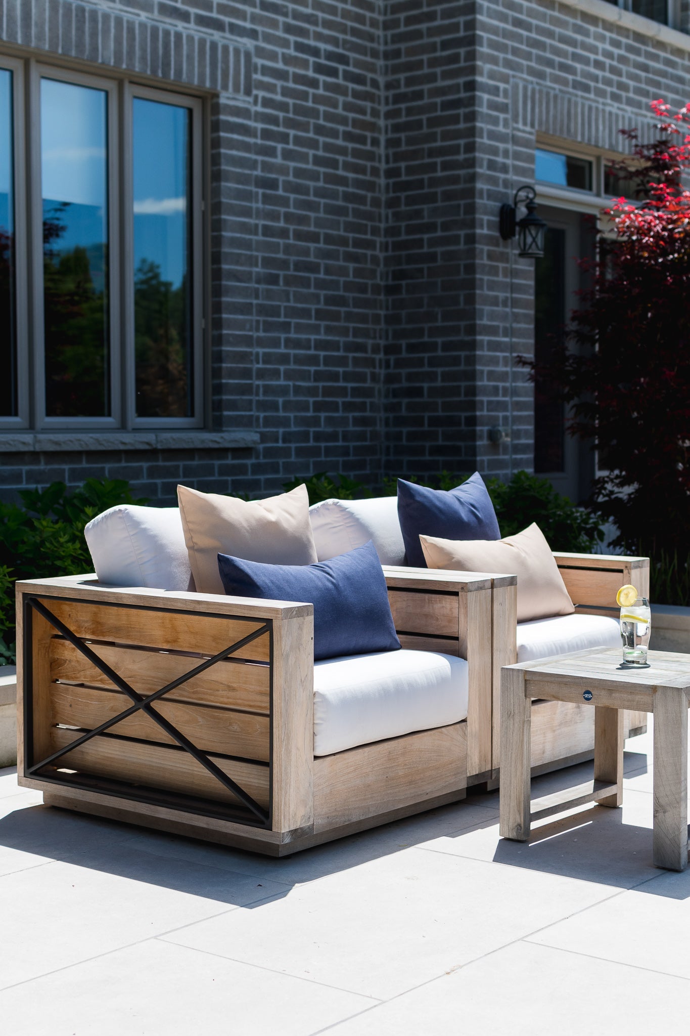 OUTDOOR PILLOW - NAVY LUMBAR