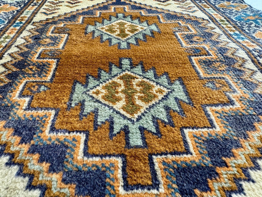 Persischer Turkmenenteppich | 1' 10” x 2' 7"