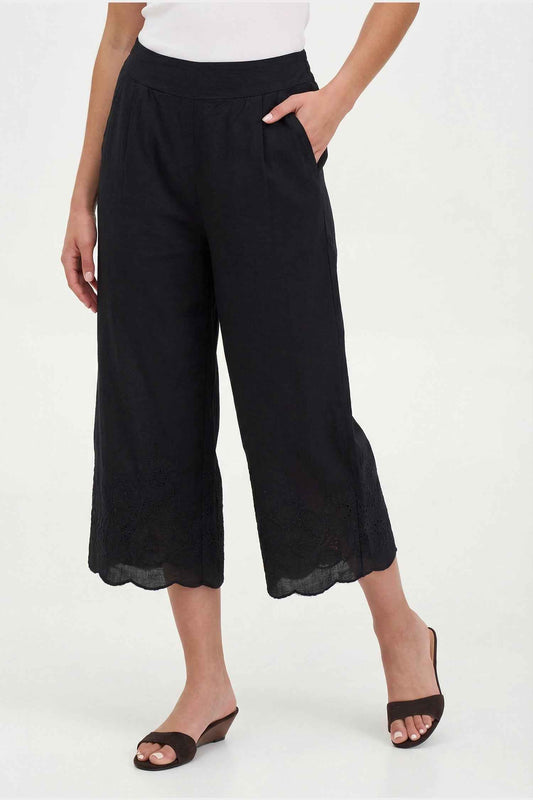 Women's Woven Capri Trousers
