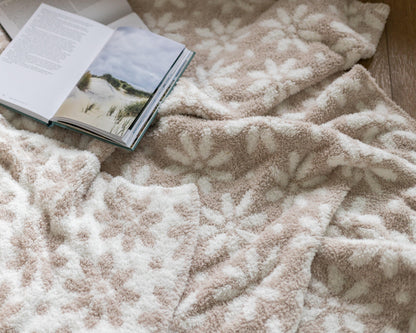 Daisy Print Blushing Beige and White Extended Throw