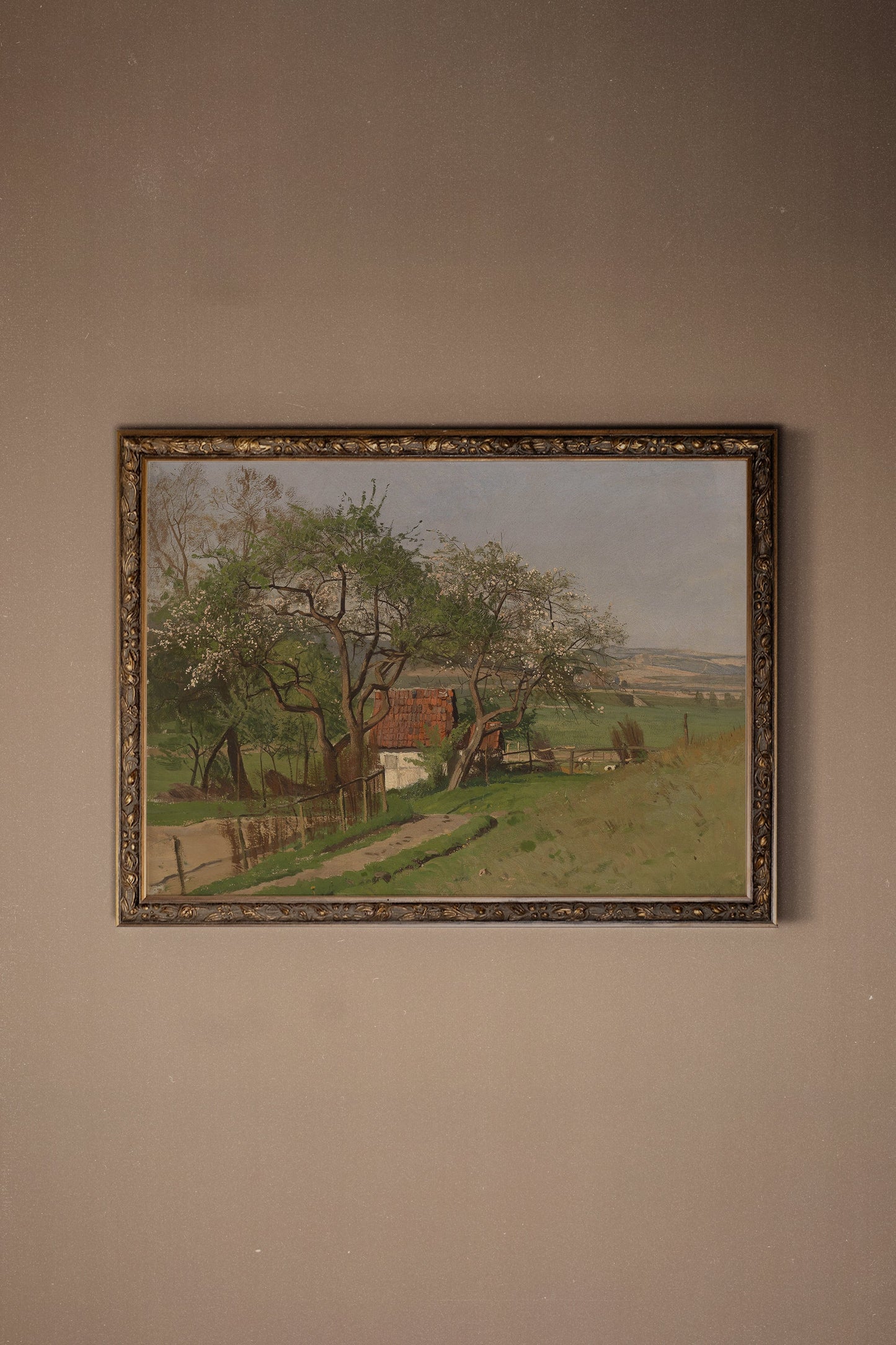 FRÜHLINGSZARTHEIT, BRONZEFARBENER VINTAGE-RAHMEN