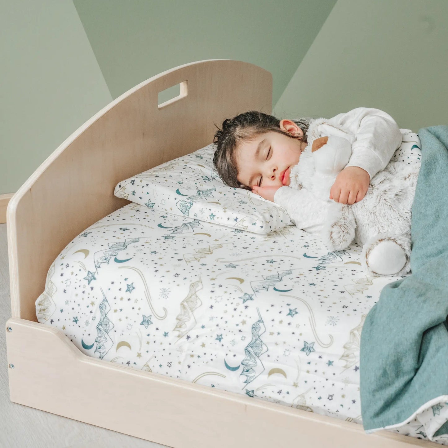 CHERRY JUNIOR - Montessori Floor Bed with Shelves