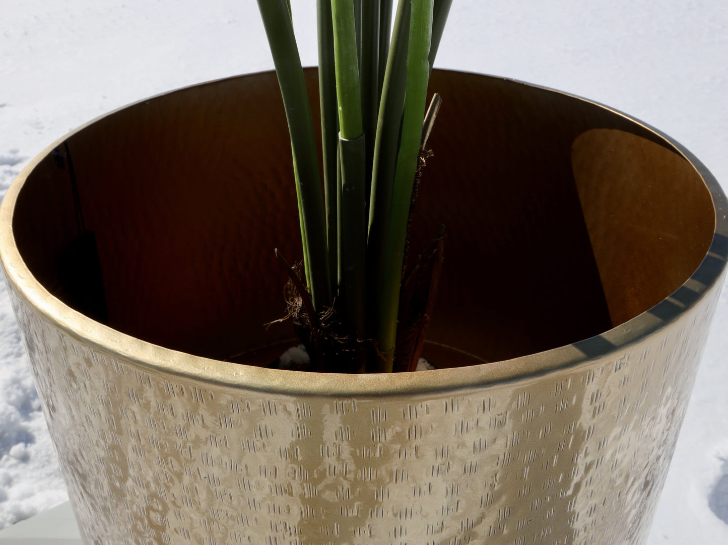 Sagi – Pflanzgefäß aus Messing im Mid-Century-Design (verschiedene Größen)