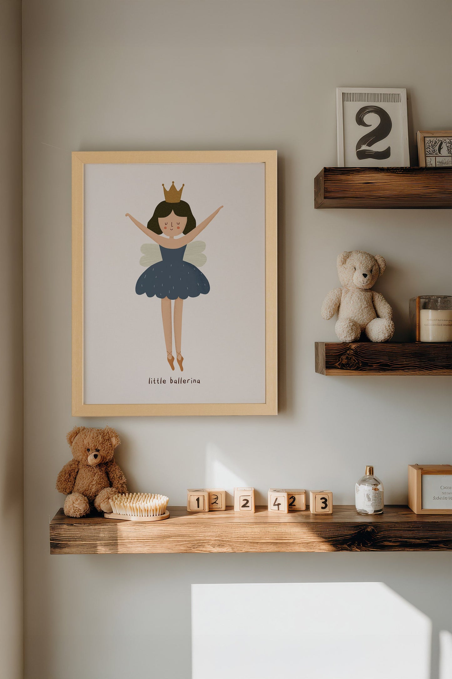 Kleine Ballerina, gerahmte Leinwand mit starrem Segeltuch