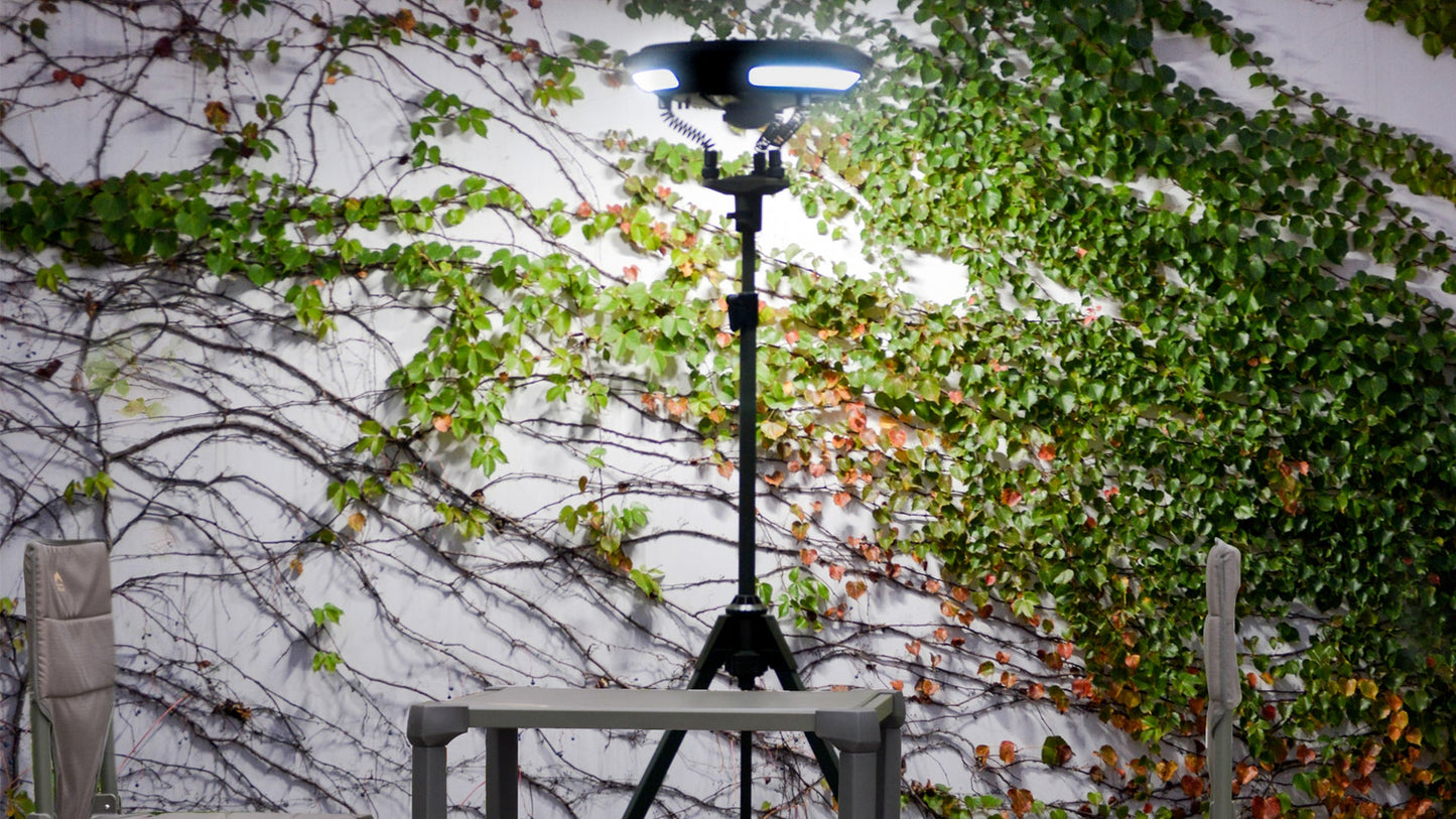 TRU De-LIGHT Singende Musik Solar LED-Leuchte - Leistungsstarker BT-Lautsprecher/Hauptleuchte + 3 abnehmbare Multi-Modus-Leuchten/Stativ + Tragetasche
