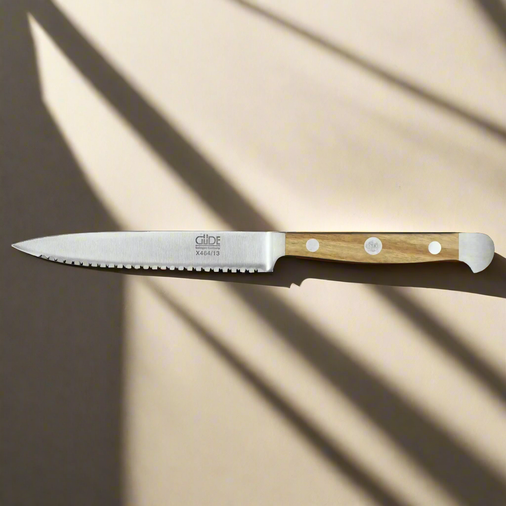 ALPHA OLIVE | Tomatenmesser 13cm | Geschmiedeter Stahl / Olivenholzgriff
