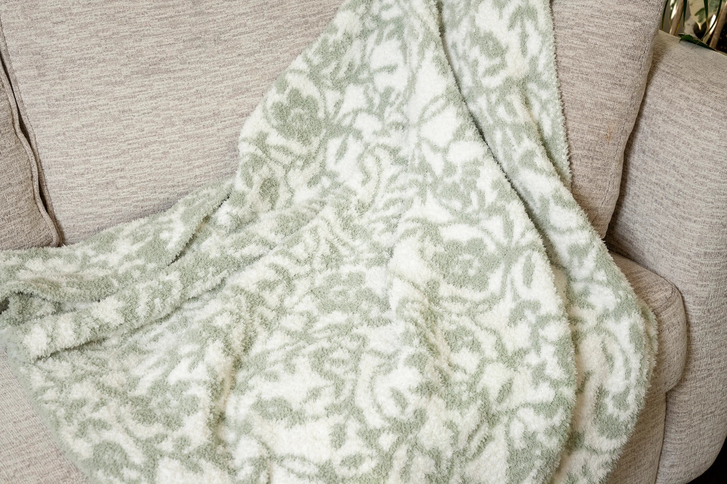 Desert Sage & White Fairy Garden Vine Print Extended Throw