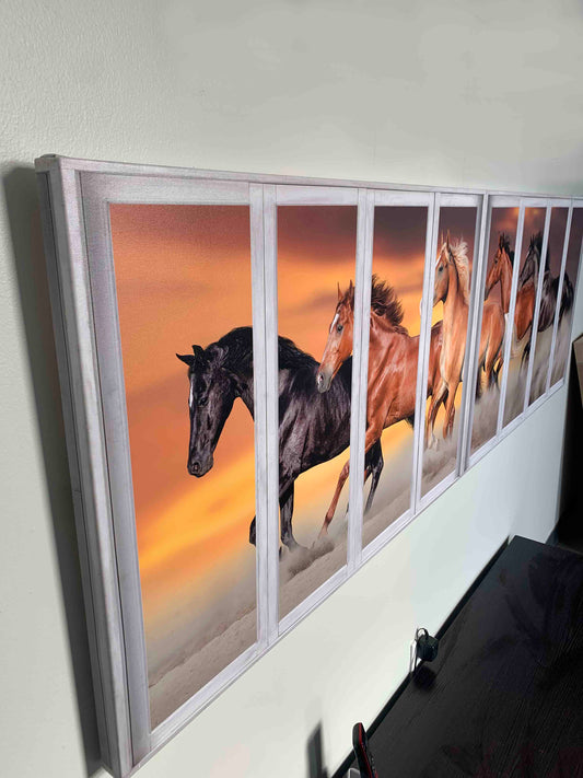 Panoramateam von Pferden mit Fenstereffekt - Leinwand mit Tiermuster
