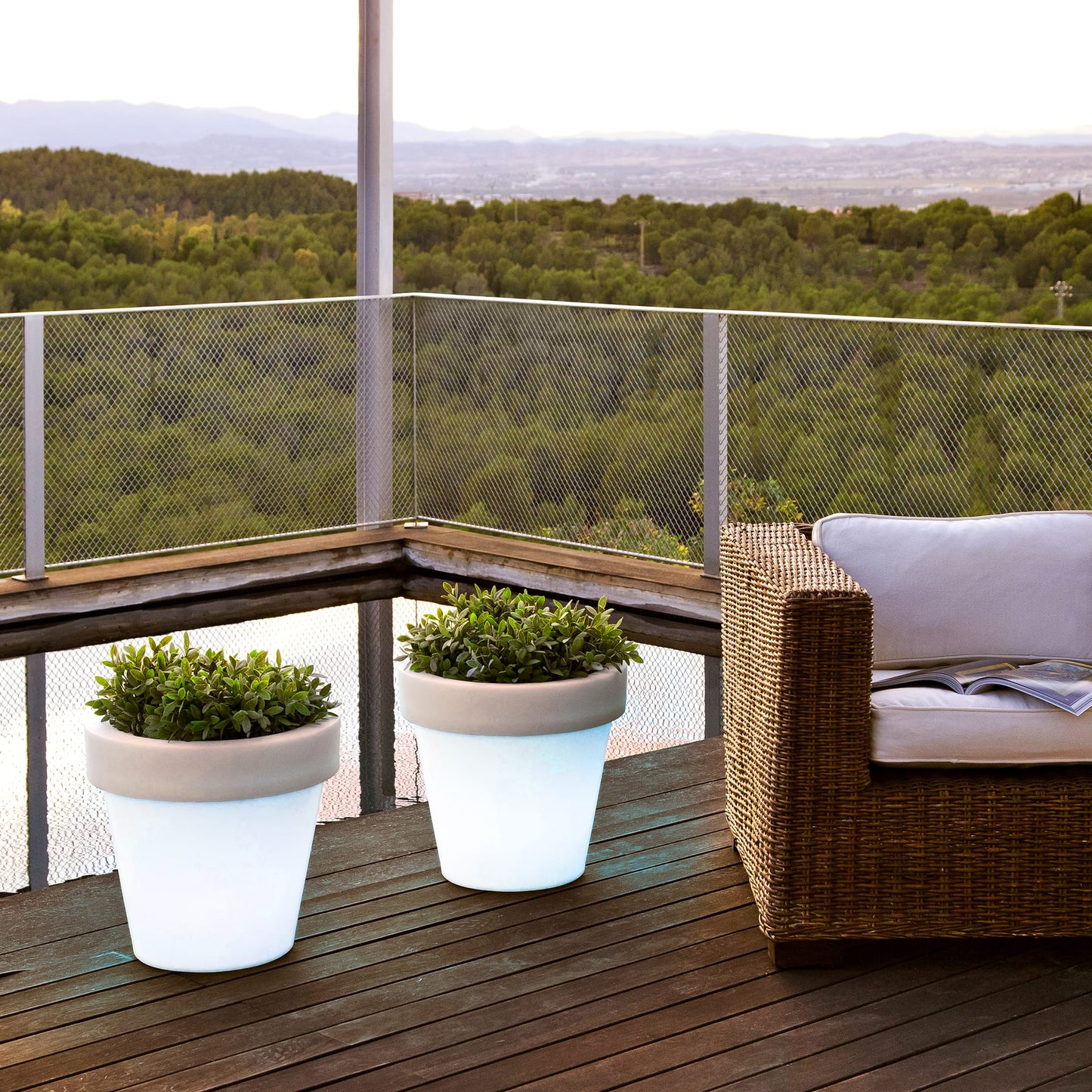 Magnolia<br> Solar &amp; Wiederaufladbar