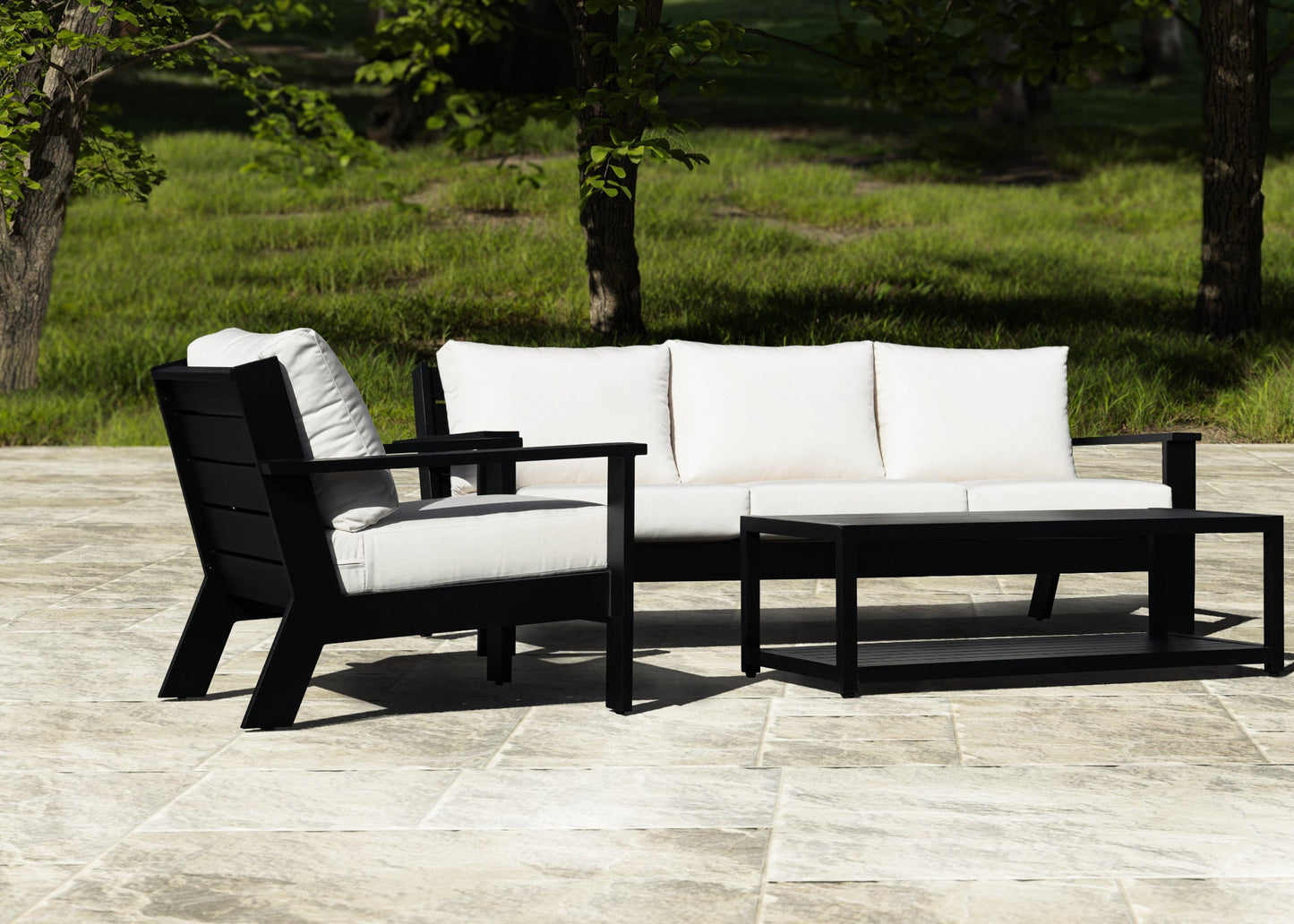 Magnolia Sofa-Set aus schwarzem Aluminium mit Sunbrella®-Kissen