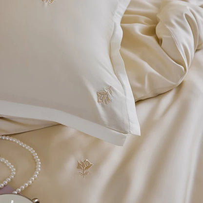 Royal Retreat Rosenstickerei Bettwäsche-Set, 600 TC - Weiß