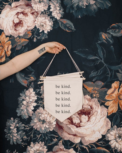 be kind キャンバスバナー
