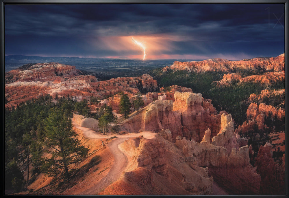 Blitze über dem Bryce Canyon