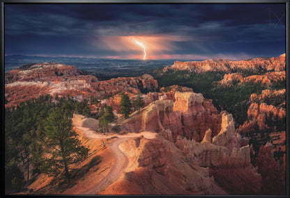 Blitze über dem Bryce Canyon