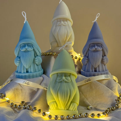 Handgegossene Weihnachtsmann-Kerze: Festliche Deko aus Sojawachs