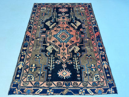 Persischer Hamadan Teppich | 3' 1” x 4' 5"