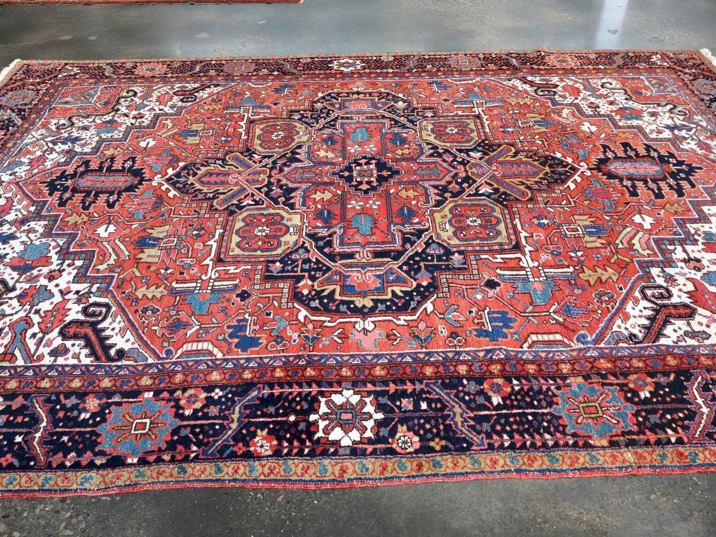 Persian Heriz Rug | 9' 5" x 12' 10"