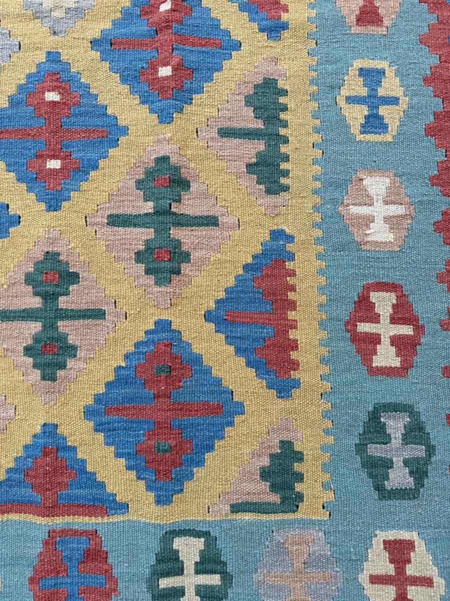 Persian Qashqai Kilim Rug | 3' 11" x 5' 9"