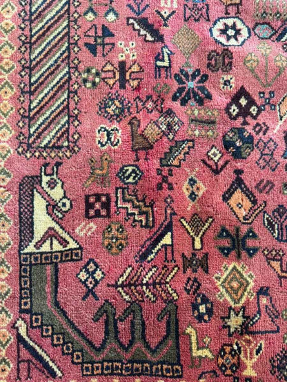 Persian Shiraz Rug | 6' 8" x 10' 1"