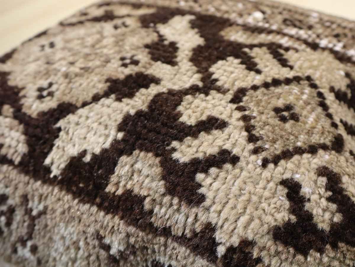 Pillow No. 026 | 16" x 16"